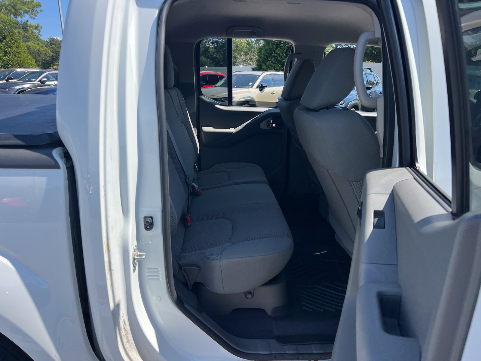 Used 2020 Nissan Frontier SV RWD image 25