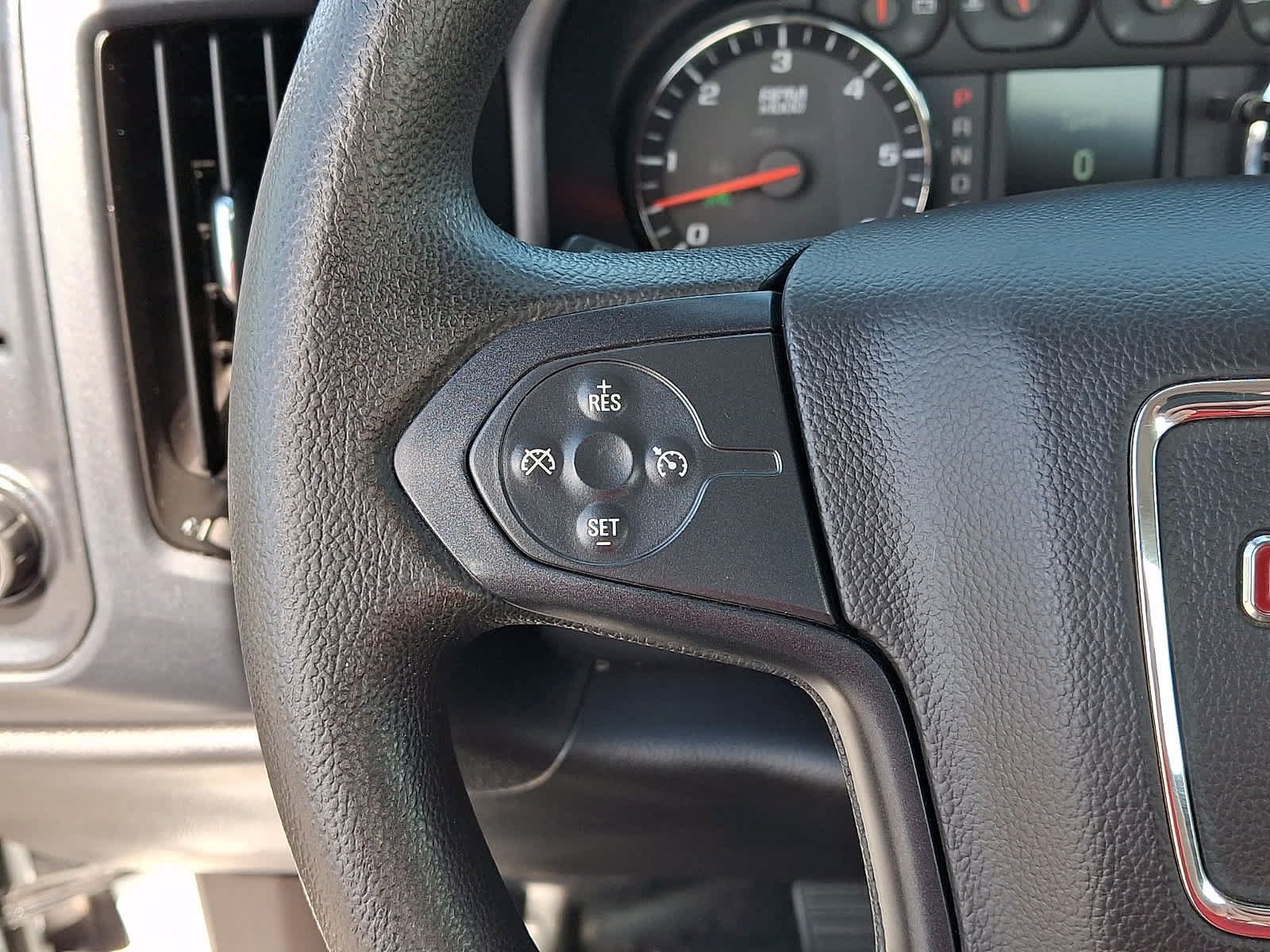 Used 2015 GMC Sierra 1500 4x4 Regular Cab w/ Sierra Convenience Package image 19