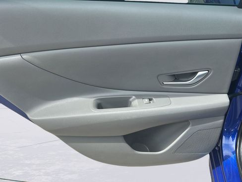 Used 2025 Hyundai Elantra SEL FWD image 20