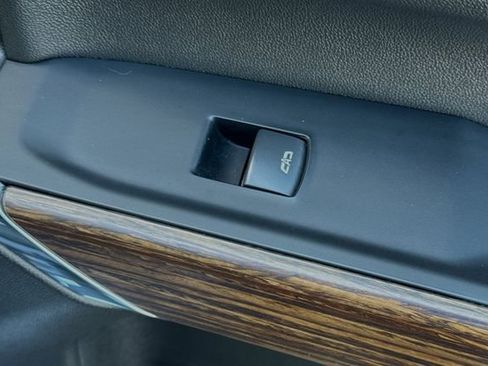 Used 2022 Chevrolet Silverado 1500 High Country w/ Z71 Off-Road Package image 22