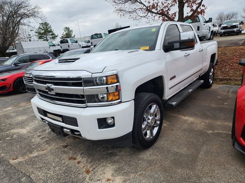 Used 2018 Chevrolet Silverado 2500 High Country w/ Duramax Plus Package image 3