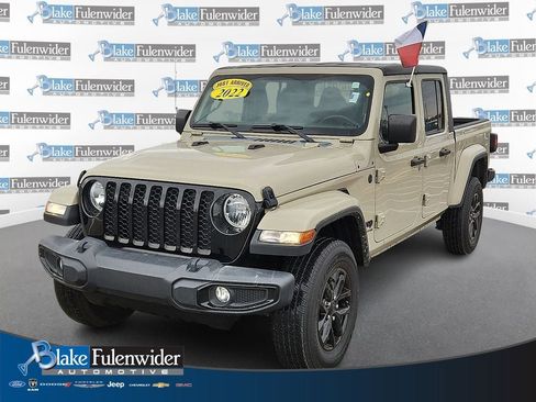 Used 2022 Jeep Gladiator Sport image 1
