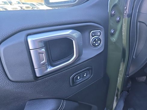 Used 2023 Jeep Wrangler Unlimited Rubicon w/ Safety Group image 35