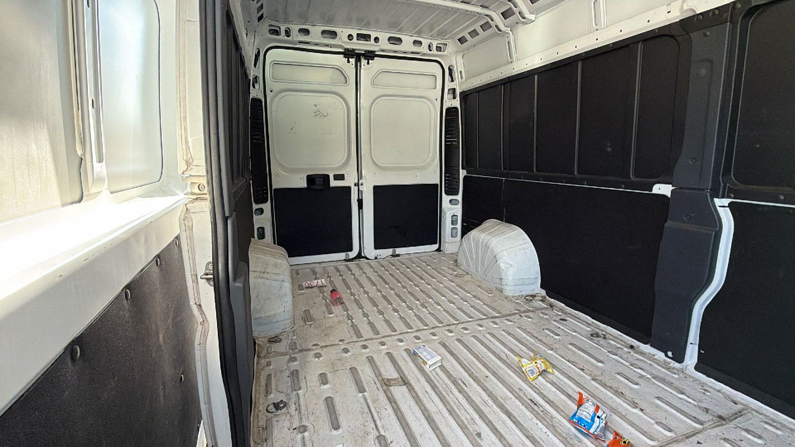 Used 2024 RAM ProMaster 2500 w/ Convenience Group FWD image 14