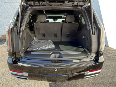New 2025 Cadillac Escalade ESV Premium Luxury Platinum w/ LPO, Floor Liner Package image 39