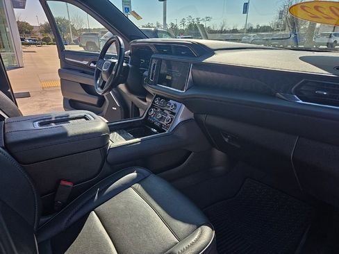 Used 2022 GMC Yukon XL Denali image 40