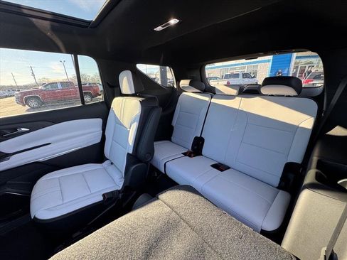New 2026 Chevrolet Traverse High Country w/ LPO, Floor Liner Package image 10