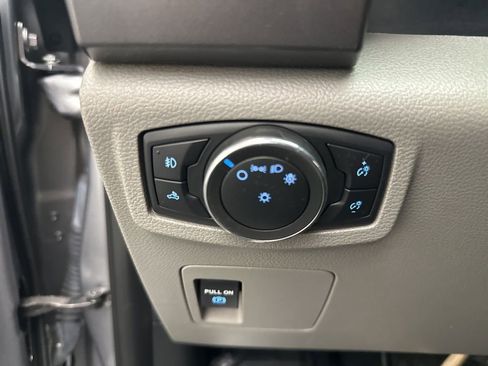 Used 2020 Ford F150 XLT image 23