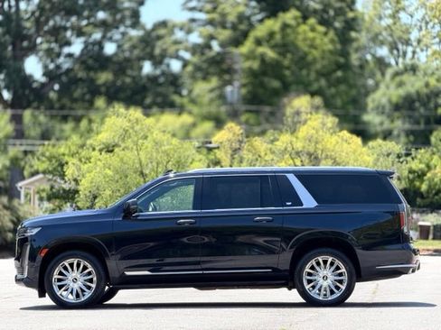 Used 2023 Cadillac Escalade ESV Premium Luxury AWD/4WD image 17
