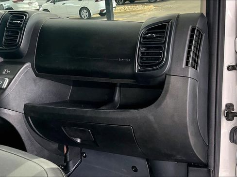 Used 2023 RAM ProMaster 2500 w/ Convenience Group image 18