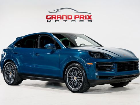 Used 2024 Porsche Cayenne Coupe image 1