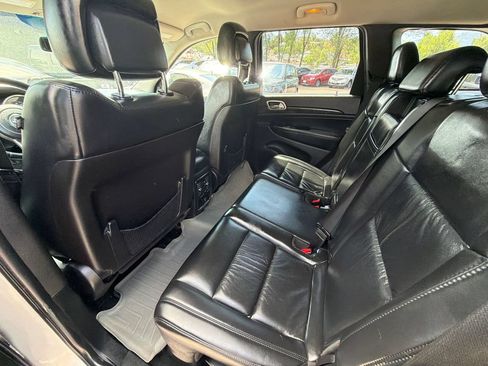 Used 2011 Jeep Grand Cherokee Laredo AWD/4WD image 20