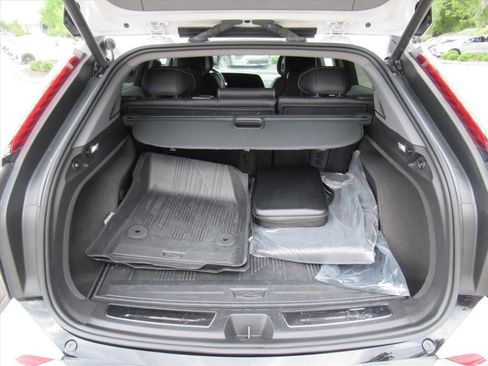 Certified 2025 Cadillac Optiq Luxury 2 w/ LPO, Floor Liner Package AWD/4WD image 35