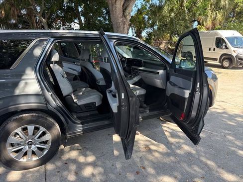 Used 2025 Hyundai Palisade SEL FWD image 13