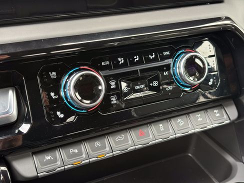 Used 2025 GMC Sierra 1500 AT4X AWD/4WD image 19