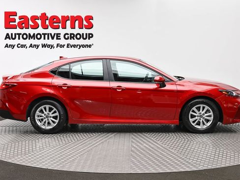 Used 2025 Toyota Camry LE FWD image 4