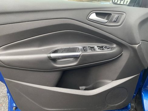 Used 2017 Ford Escape SE AWD/4WD image 9