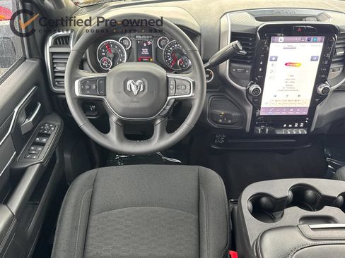 Used 2025 RAM 2500 Big Horn AWD/4WD image 15