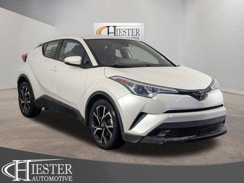 Used 2019 Toyota C-HR XLE FWD image 1