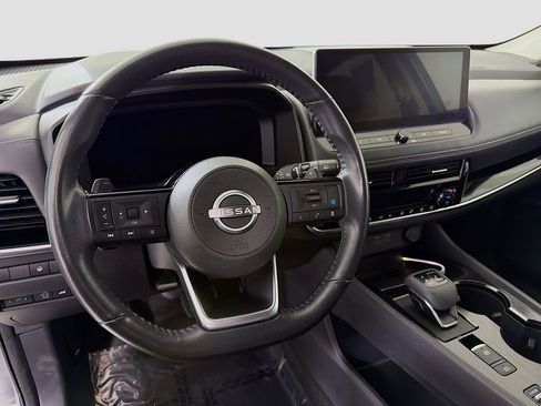 Used 2024 Nissan Rogue SL FWD image 14