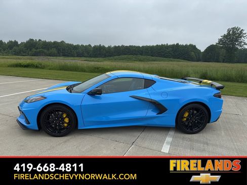 New 2025 Chevrolet Corvette Stingray Premium Cpe w/ Z51 Performance Package image 2