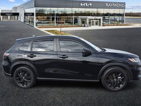 Used 2025 Honda HR-V Sport image 2