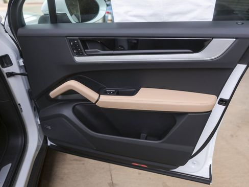 New 2026 Porsche Cayenne AWD/4WD image 36