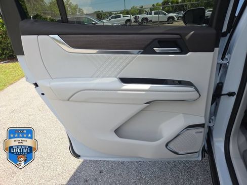 New 2026 GMC Acadia Denali w/ Super Cruise Package AWD/4WD image 11