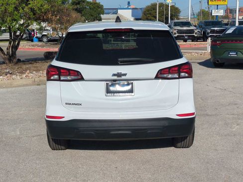 Used 2022 Chevrolet Equinox LS w/ LS Convenience Package image 7