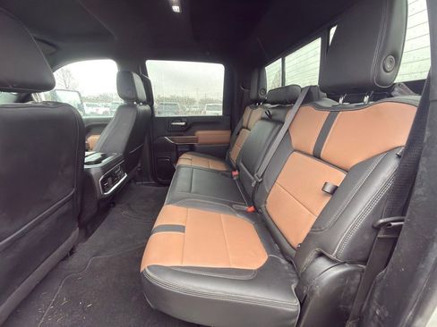 Used 2023 Chevrolet Silverado 2500 High Country w/ Technology Package image 7