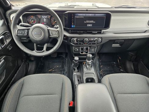 Used 2025 Jeep Wrangler Unlimited Sport AWD/4WD image 17