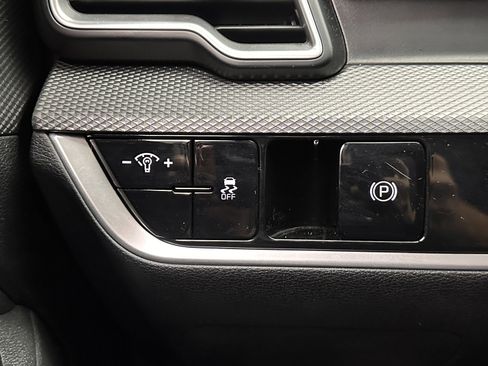 Used 2023 Kia Sportage LX image 22