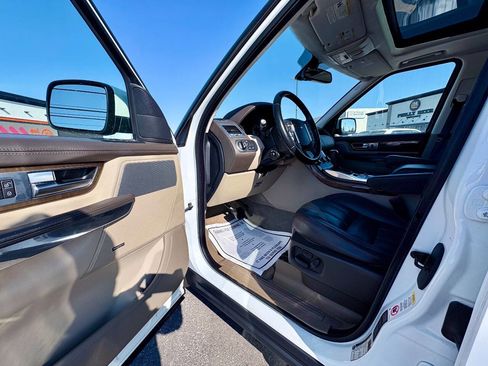 Used 2012 Land Rover Range Rover Sport HSE LUX image 10