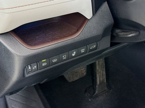 Used 2023 Toyota RAV4 Limited AWD/4WD image 10