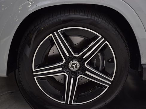 Used 2025 Mercedes-Benz GLE 450 4MATIC w/ AMG Line Exterior image 12
