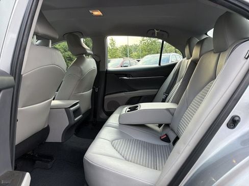 Used 2022 Toyota Camry SE FWD image 13