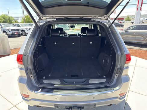 Used 2016 Jeep Grand Cherokee Overland AWD/4WD image 6
