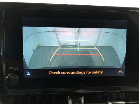 Used 2023 Toyota Corolla Cross XLE w/ Convenience Package image 22