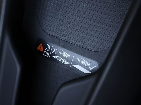 Used 2022 Chevrolet Corvette Stingray Premium Cpe w/ Z51 Performance Package image 34