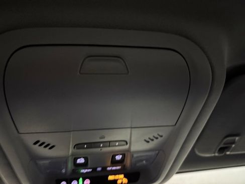 Used 2023 GMC Acadia SLE w/ Driver Convenience Package image 29