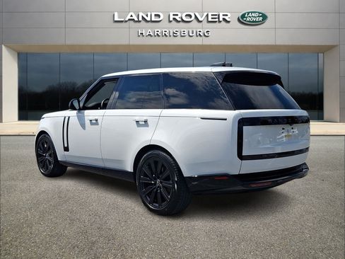 Used 2025 Land Rover Range Rover SE AWD/4WD image 3