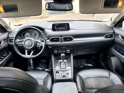Used 2018 MAZDA CX-5 Touring w/ Preferred Equipment Package AWD/4WD image 39