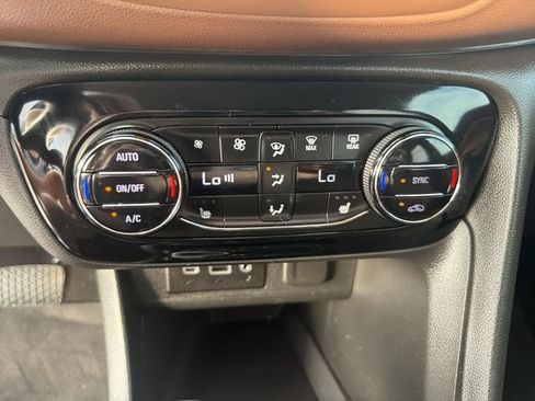 Used 2020 Buick Encore GX Essence FWD image 22