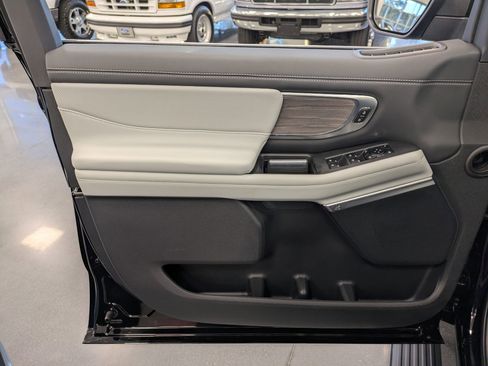 New 2025 Ford Expedition Platinum w/ Platinum Ultimate Package image 13