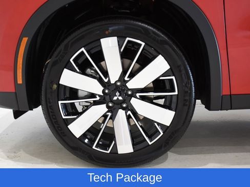 New 2025 Mitsubishi Outlander SE image 6