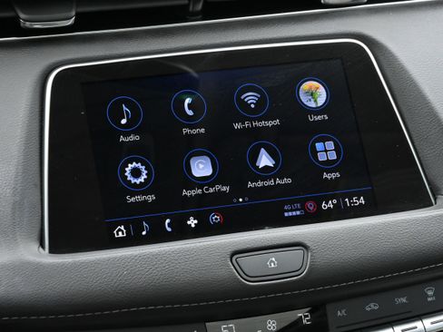 Used 2023 Cadillac XT4 Luxury w/ Cold Weather Package FWD image 19