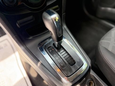 Used 2013 Ford Fiesta SE FWD image 17