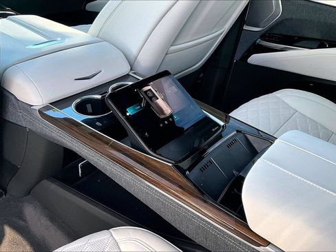 New 2026 Cadillac Escalade Platinum Sport AWD/4WD image 12