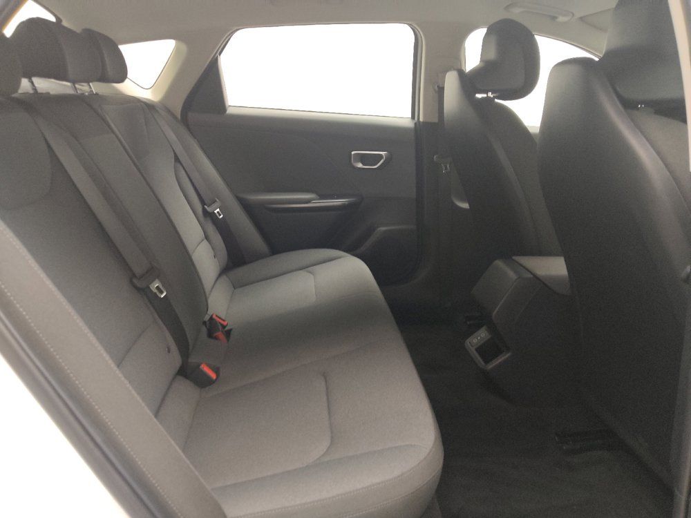 Used 2025 Kia K4 FWD image 19