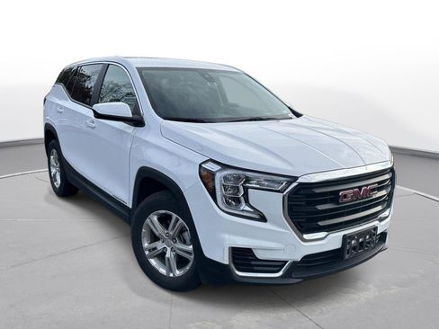 Used 2024 GMC Terrain SLE image 4